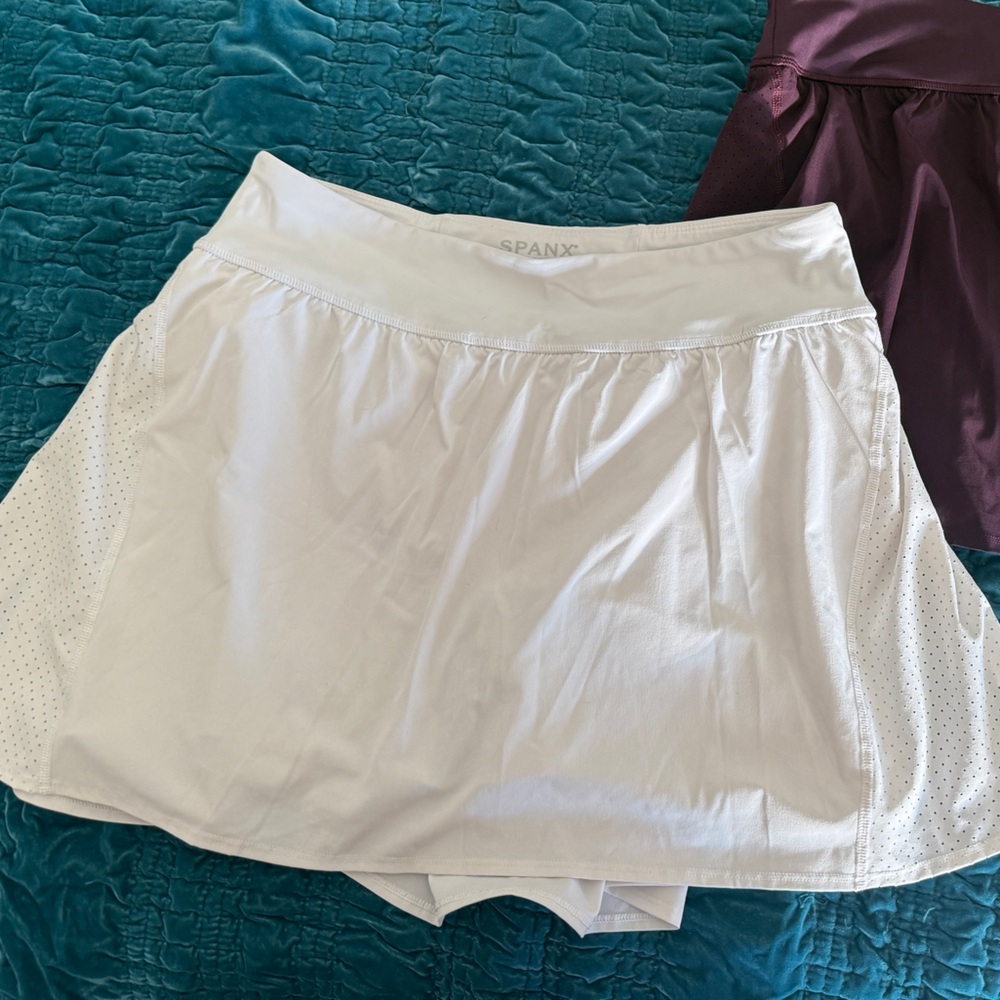 SPANX GetMoving White 14” Skort XL